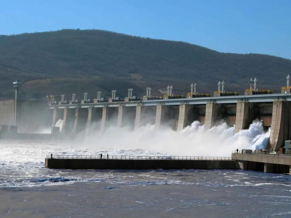 Rumänischer Energiekonzern Hidroelectrica warnt Bevölkerung bei Staudamm mit 560 Sirenen